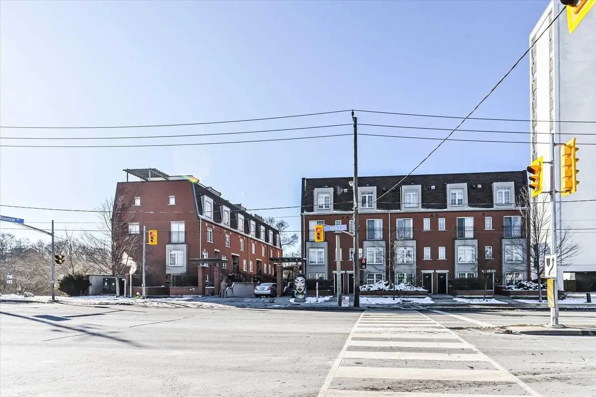 870 Jane ST #212, Toronto W03, ON M6N 4C2