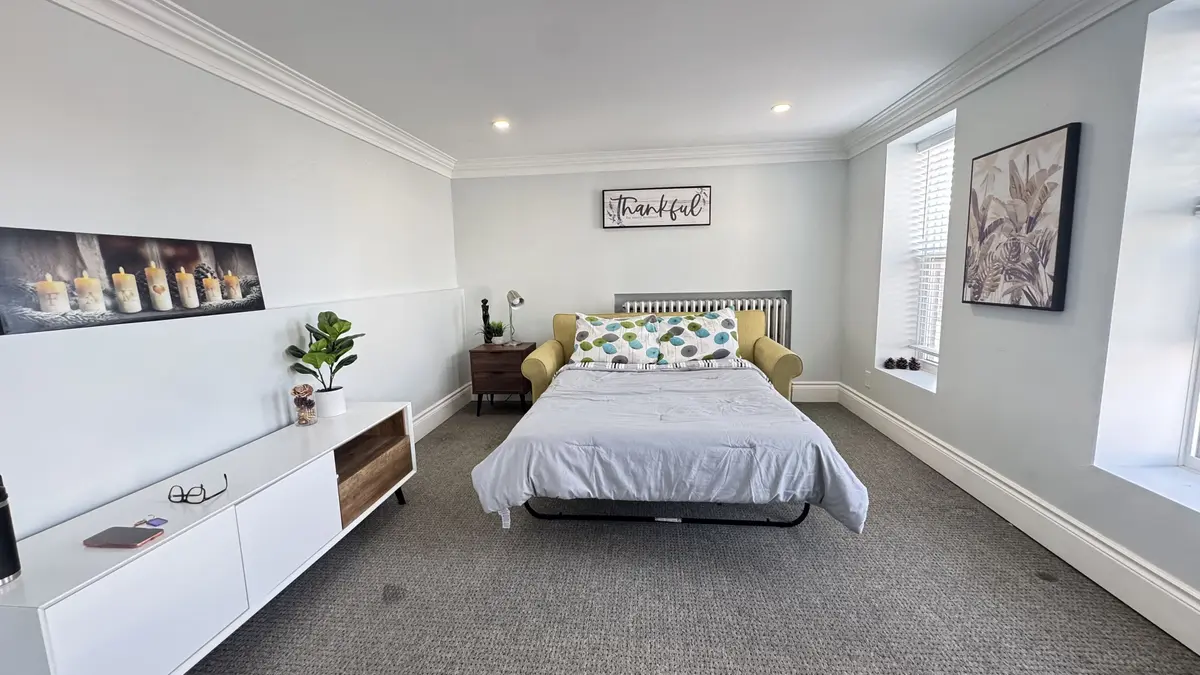 5858 ferry ST #1, Niagara Falls, ON L2G 1S9