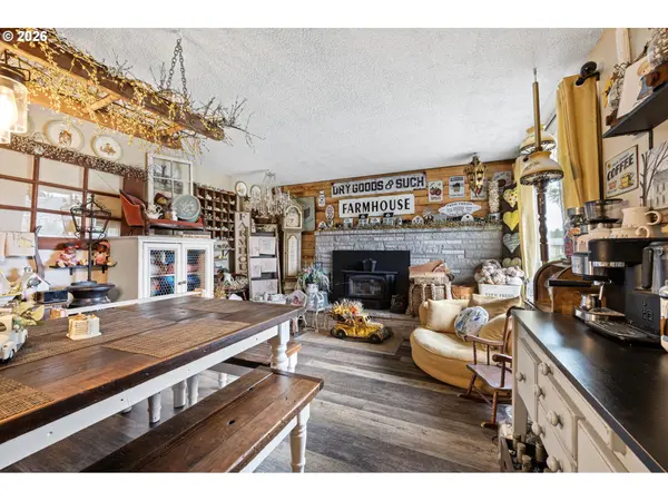 1700 E GROVER AVE, Cottage Grove, OR 97424