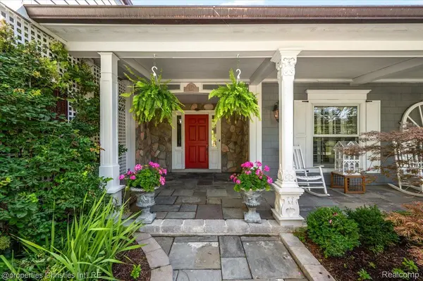 275 BARDEN RD, Bloomfield Hills, MI 48304