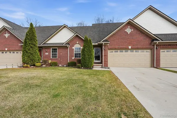 20789 Hummingbird DR, Brownstown Charter Township, MI 48174