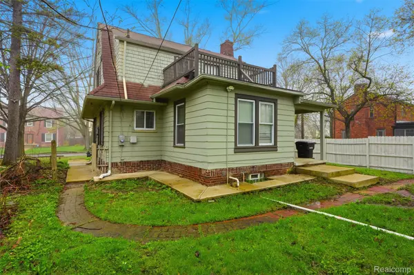 16614 Sunderland RD, Detroit, MI 48219