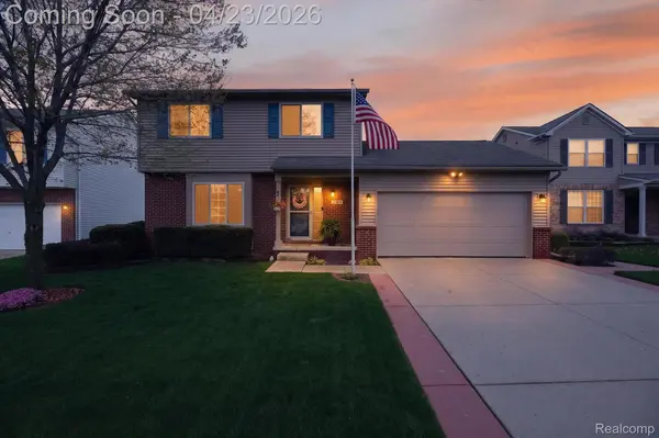 299 Dundee Ridge DR, Dundee Village, MI 48131