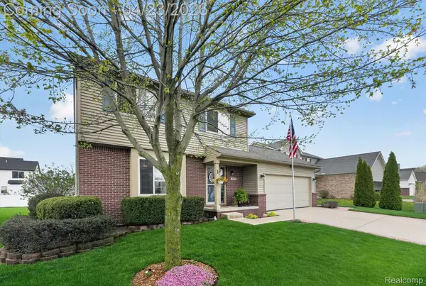 299 Dundee Ridge DR, Dundee Village, MI 48131