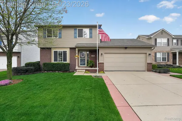 299 Dundee Ridge DR, Dundee Village, MI 48131