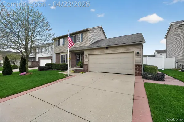 299 Dundee Ridge DR, Dundee Village, MI 48131