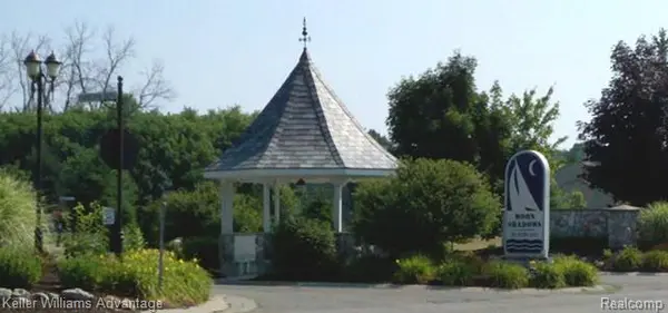 3555 Junior DR, Hamburg Township, MI 48169