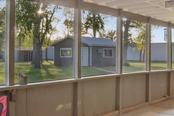 2338 N Tool Drive, Seven Points, TX 75143