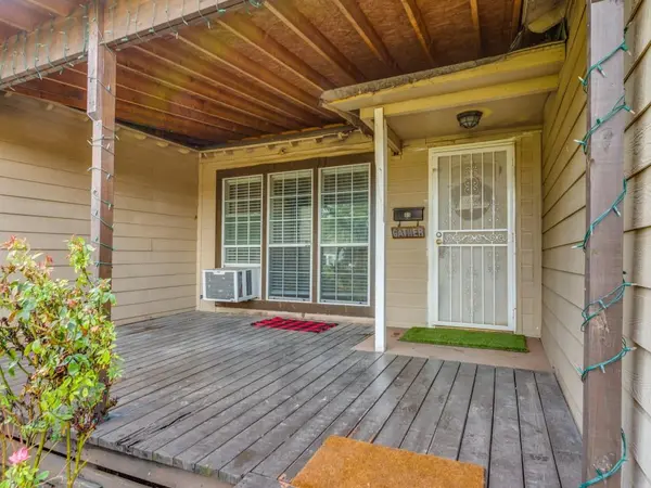 2748 Timberline Drive, Fort Worth, TX 76119