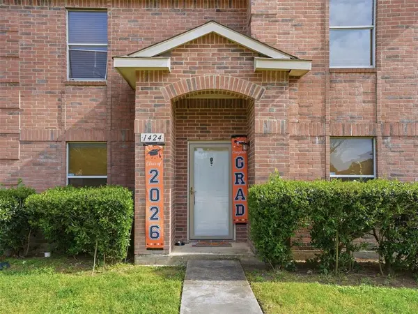 1424 Bumble Bee Drive, Lancaster, TX 75134