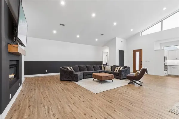 2348 Mystic Shore Drive, Cedar Hill, TX 75104