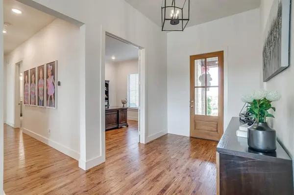 7732 Laura Lake Lane, Fort Worth, TX 76126