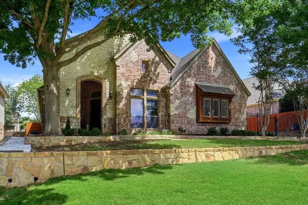 620 Highview Lane, Hurst, TX 76054