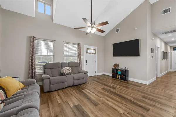 106 Moore Street, Itasca, TX 76055