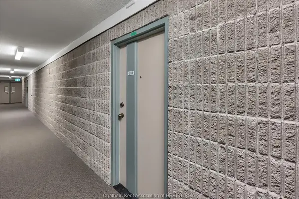 975 Grand Avenue West #304, Chatham, ON N7L 4Z6
