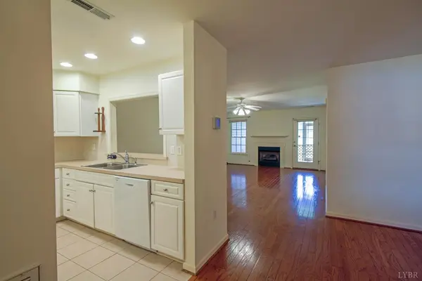 1323 Valley Vista LN, Forest, VA 24551