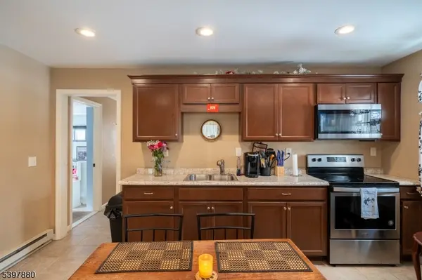 6 Pine St E, Vernon Twp., NJ 07422