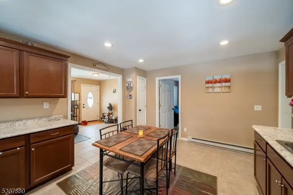 6 Pine St E, Vernon Twp., NJ 07422