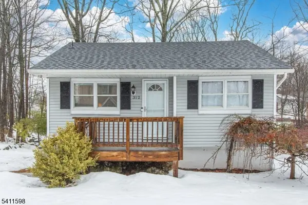 312 Idalroy Trl,  Hopatcong Boro,  NJ 07843