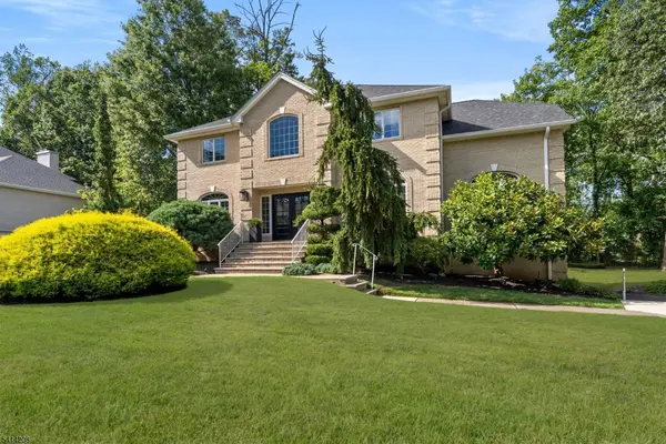 9 Woodland Ct, Wayne Twp., NJ 07470