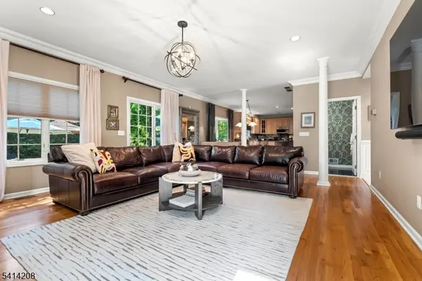 9 Woodland Ct, Wayne Twp., NJ 07470