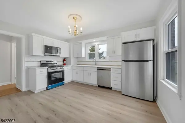 32 N 7Th Ave, Manville Boro, NJ 08835