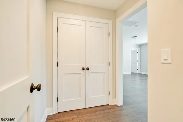 52 River Rd  2nd fl, Chatham Boro, NJ 07928