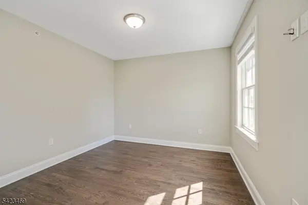 52 River Rd  2nd fl, Chatham Boro, NJ 07928