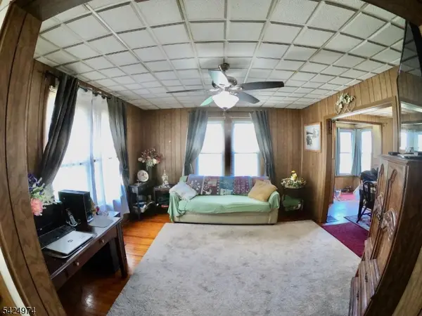 19 Ryerson Ave, Newton Town, NJ 07860