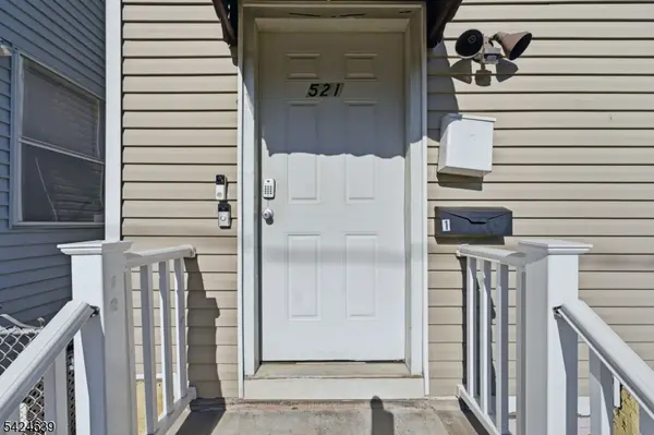 521 Maple Ave, Elizabeth City, NJ 07202