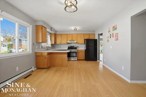 416 Trumbull ST, St Clair, MI 48079