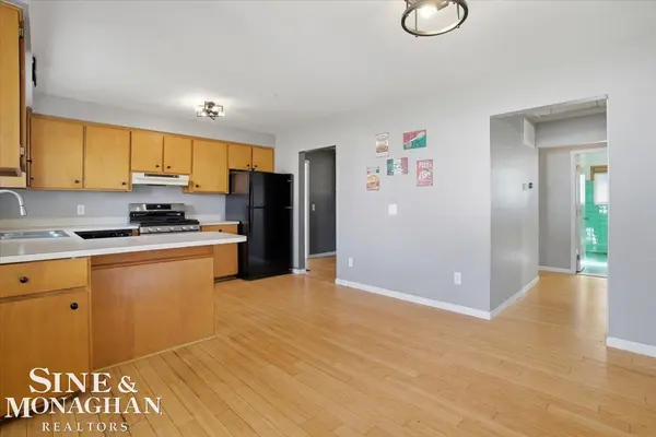 416 Trumbull ST, St Clair, MI 48079