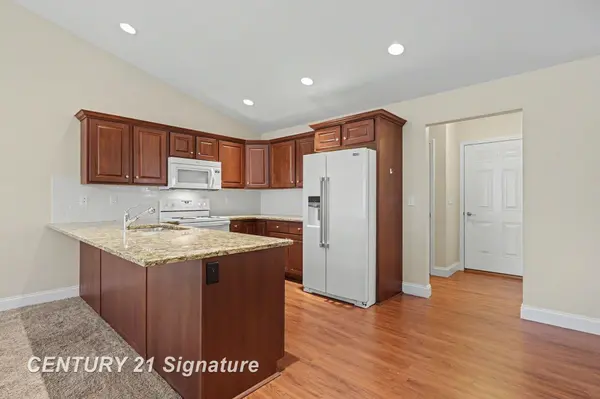 29 Tuscany CIR, Saginaw Twp, MI 48603