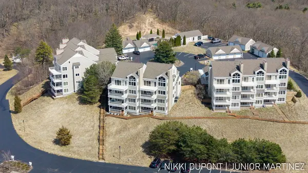 728 Spyglass HL, Park Twp, MI 49424