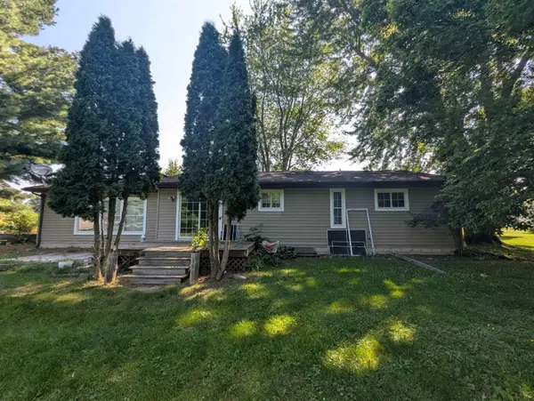 910 N Court ST, Au Gres Twp, MI 48703