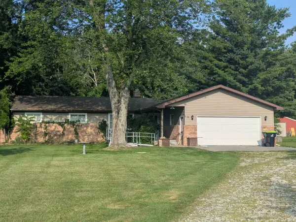 910 N Court ST, Au Gres Twp, MI 48703