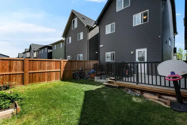 254 Walgrove TER SE, Calgary, AB T2X4E7