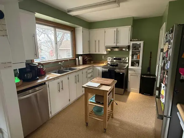 107 Simpson ST, Hinton, AB T7V 1C2