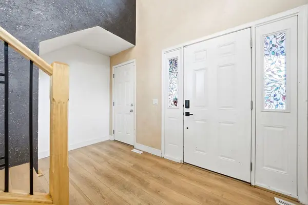 165 Thornfield Close SE, Airdrie, AB T4A 2K8