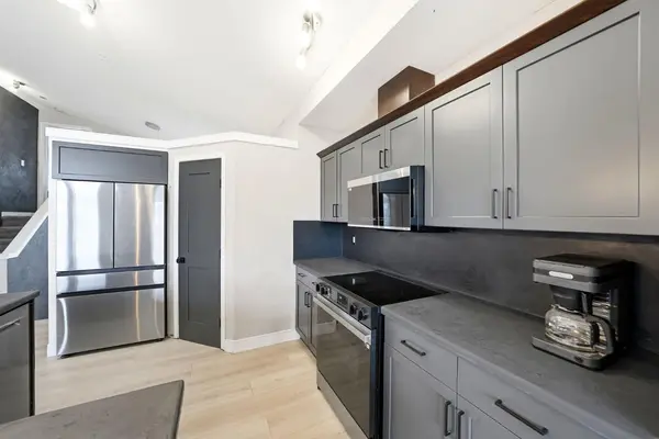 165 Thornfield Close SE, Airdrie, AB T4A 2K8