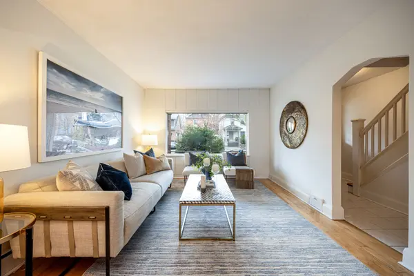 467 Hillsdale AVE E, Toronto C10, ON M4S 1V1