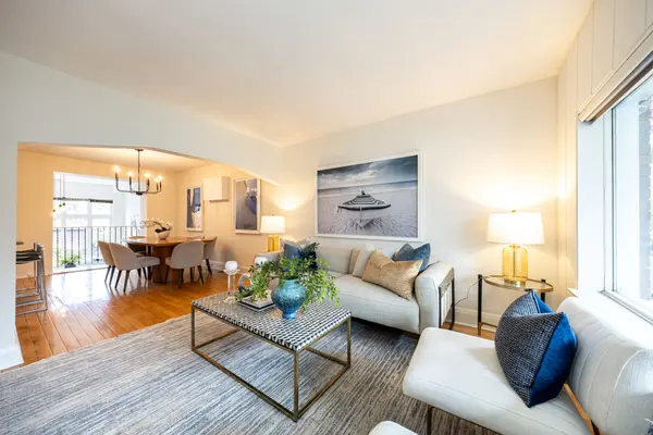 467 Hillsdale AVE E, Toronto C10, ON M4S 1V1