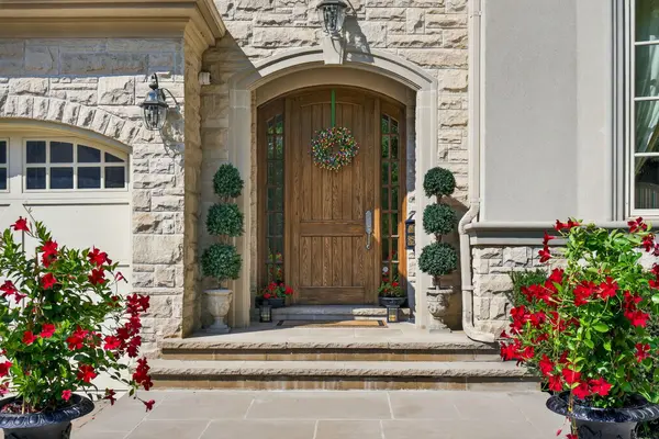 80 Owen BLVD, Toronto C12, ON M2P 1G3