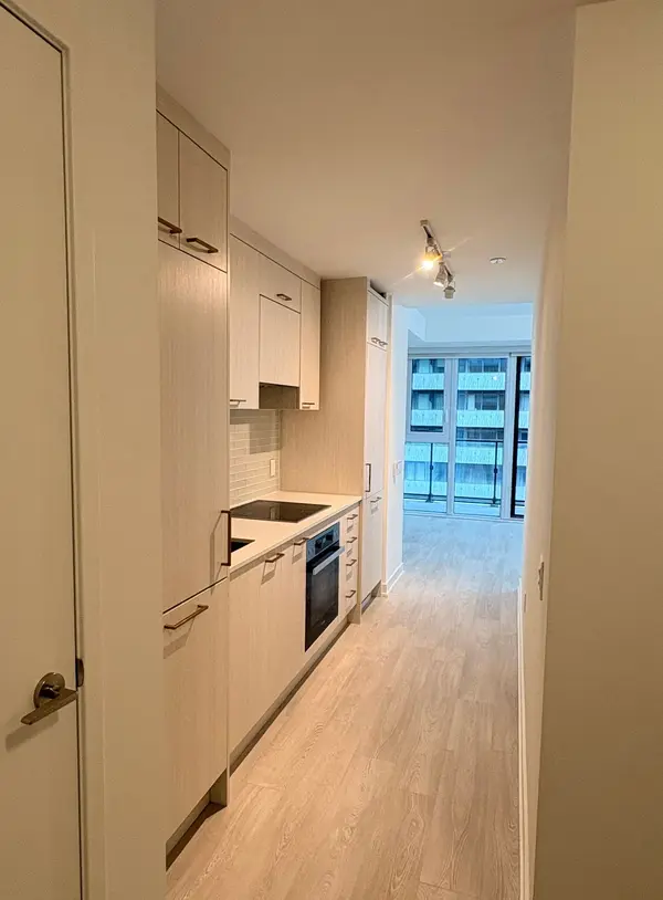 634 Church ST #2102, Toronto C08, ON M4Y 0G9