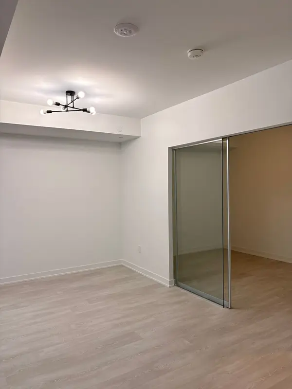 634 Church ST #2102, Toronto C08, ON M4Y 0G9