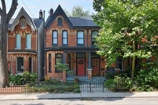 422 Sackville ST, Toronto C08, ON M4X 1S9