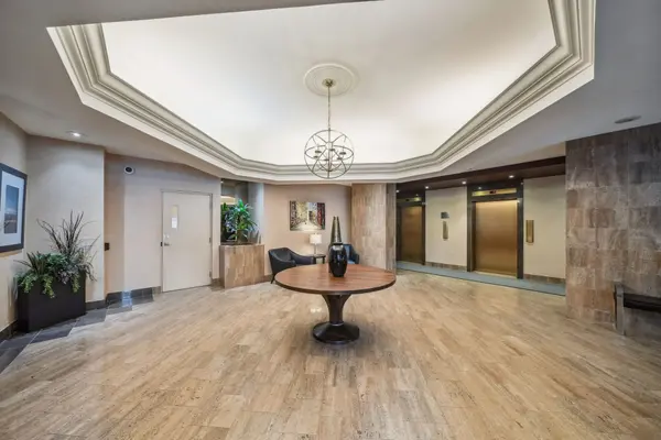 75 Wynford Heights CRES #2001, Toronto C13, ON M3C 3H9