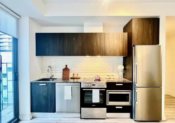 50 Charles ST E #1011, Toronto C08, ON M4Y 0C3