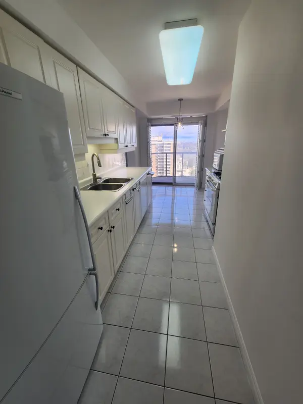 265 Ridley BLVD #1803, Toronto C04, ON M5M 4N8