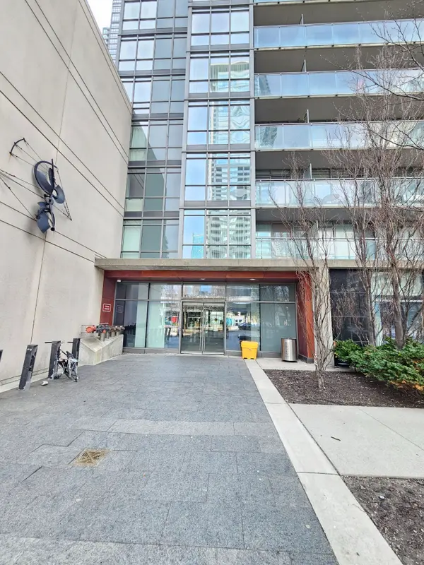 15 Fort York BLVD #705, Toronto C01, ON M5V 3Y4